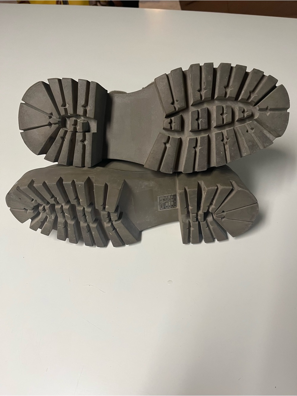 Forever 21 Olive Gray Chunky Chelsea Moto Boots - Picture 3 of 3
